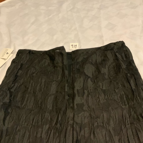 NWT-DKNY black maxi skirt - Picture 3 of 5